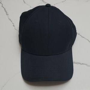 NWOT Navy Blue Under Armour Cap, Size L/XL